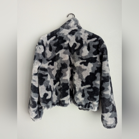 Peyton Jensen designer gray and black camouflage jacket no Zipper size S - 87 - Picture 5 of 5